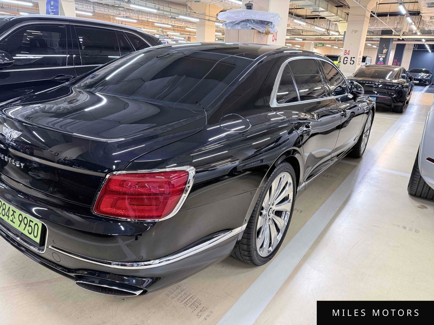 Bentley Flying Spur 2020 — миниатюра 2