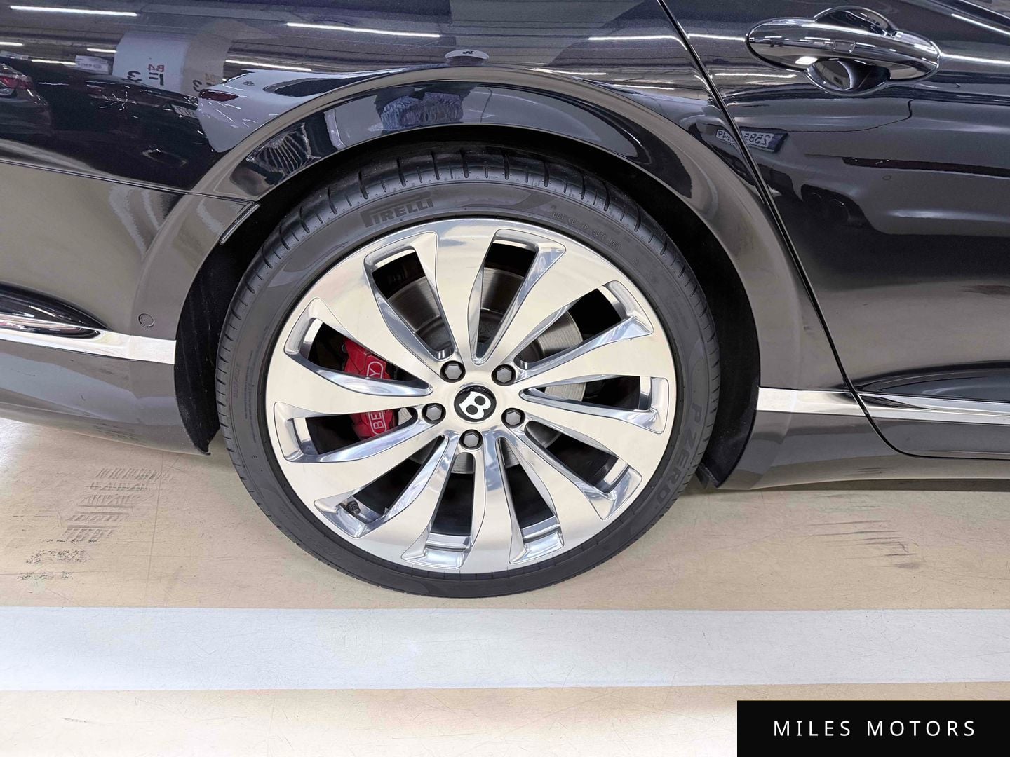 Bentley Flying Spur 2020 — миниатюра 5