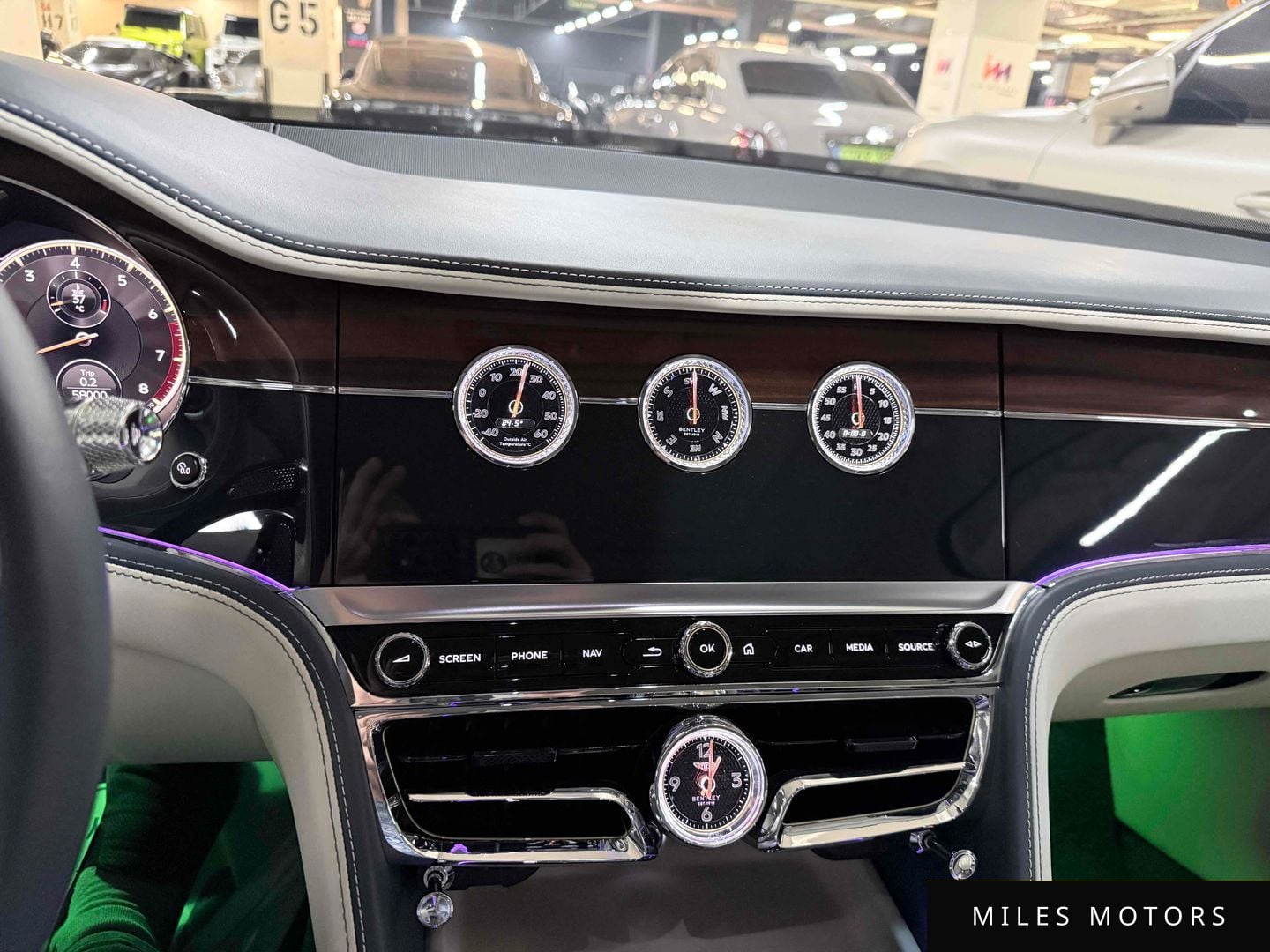 Bentley Flying Spur 2020 — миниатюра 12