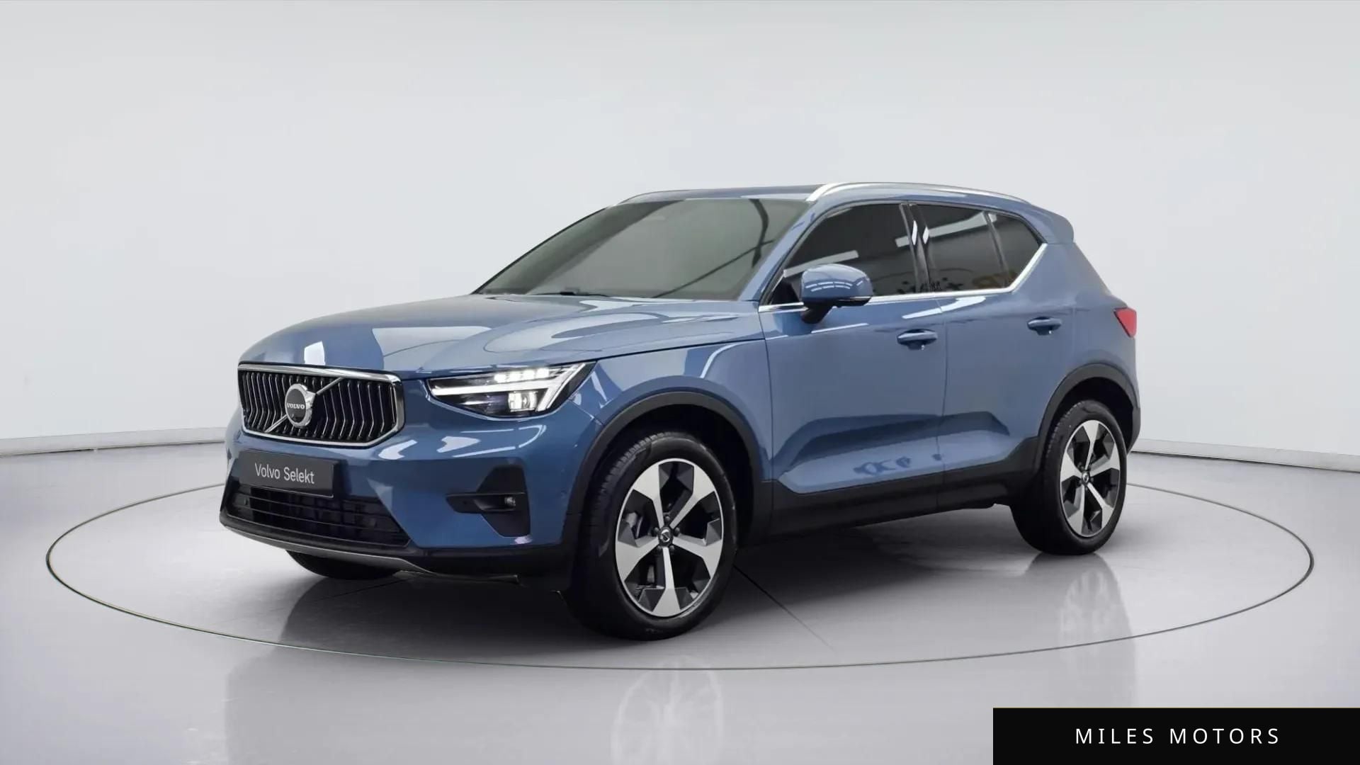 Volvo XC40 2025 — фото 1 из 12