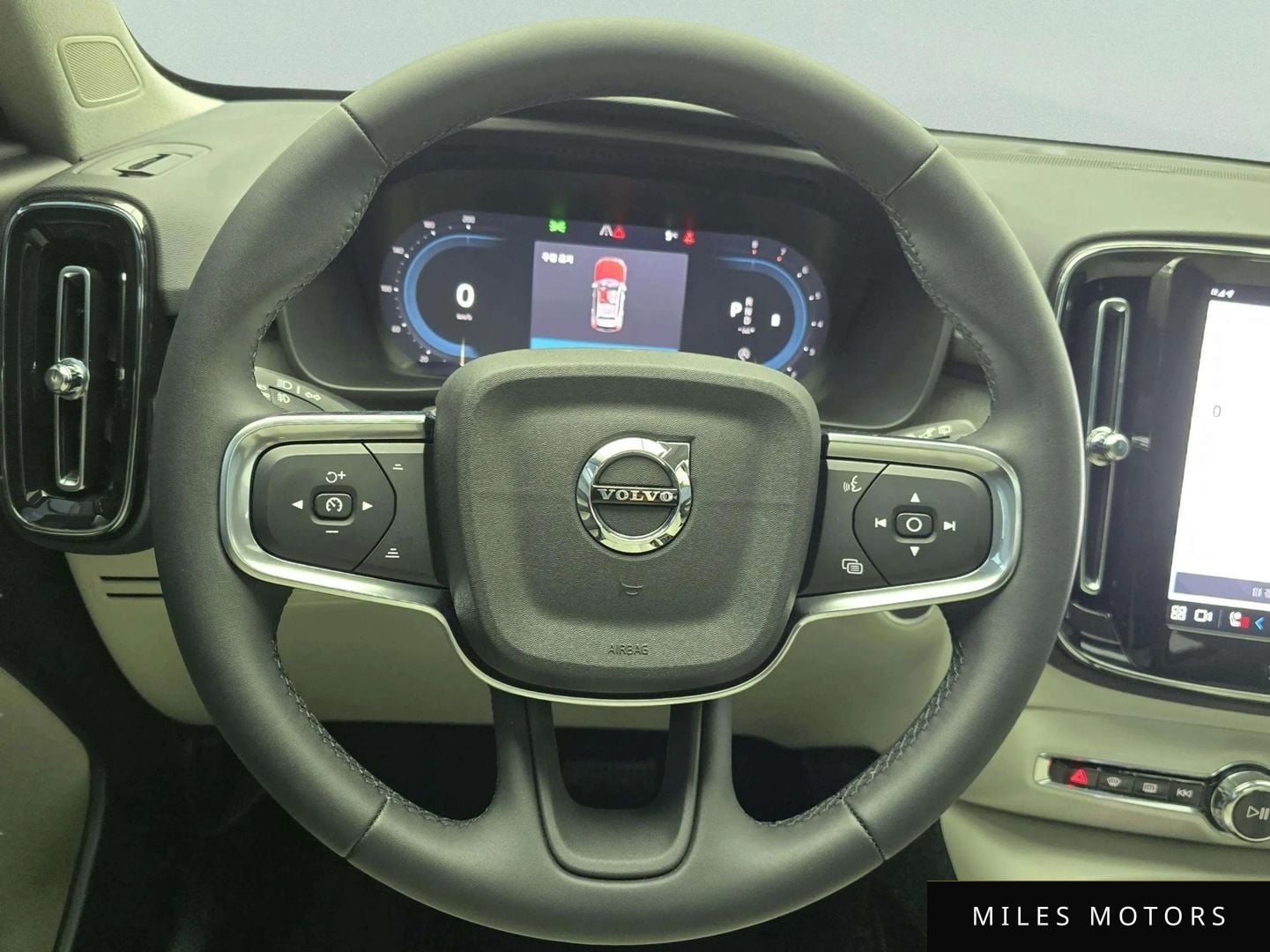 Volvo XC40 2025 — миниатюра 6