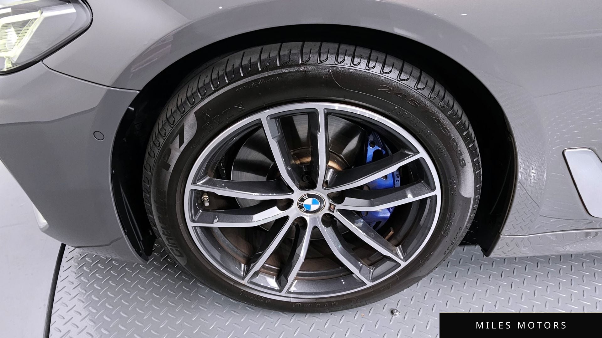 BMW 5 Series (G30) 2022 — миниатюра 5