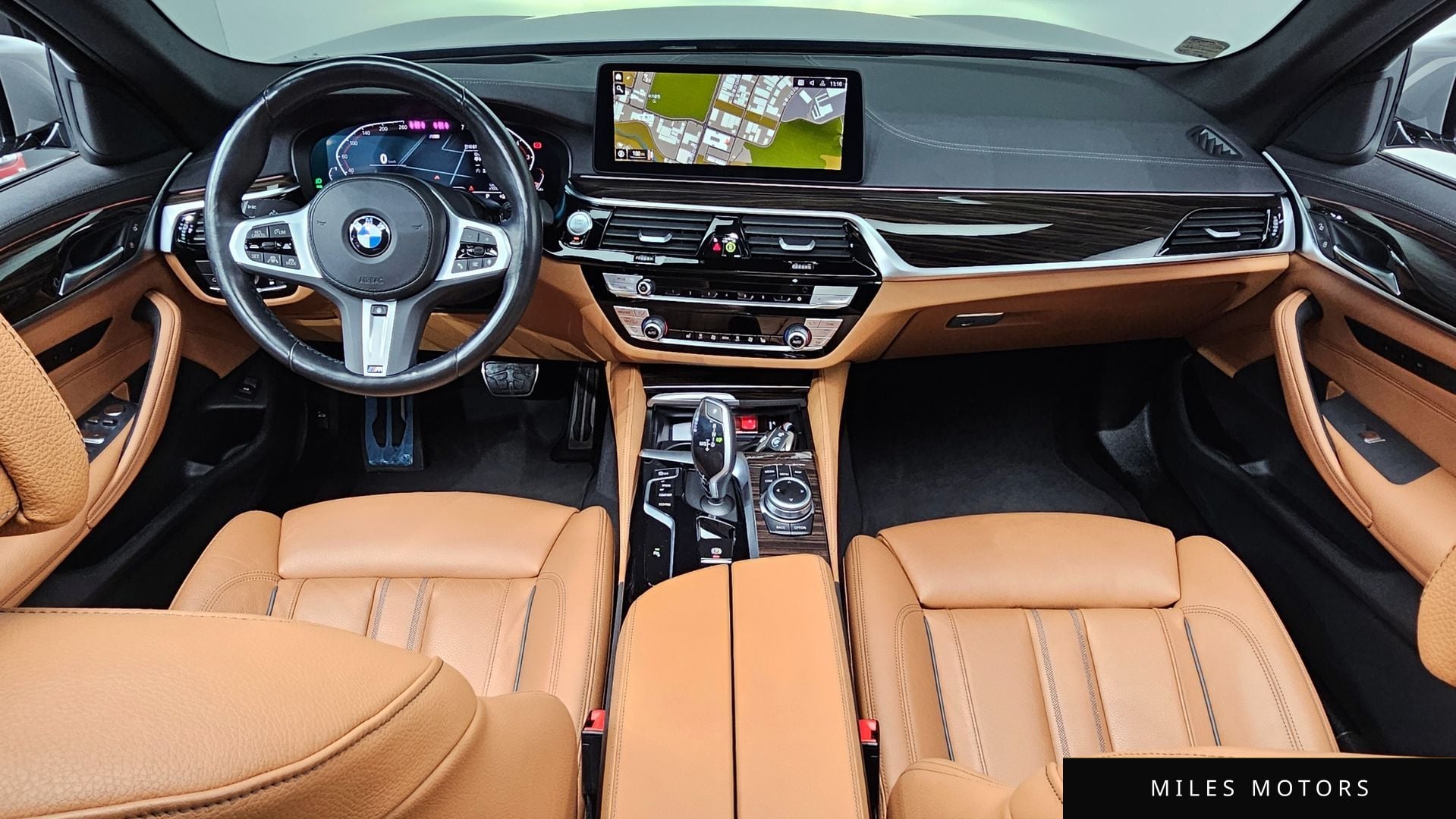 BMW 5 Series (G30) 2022 — миниатюра 10