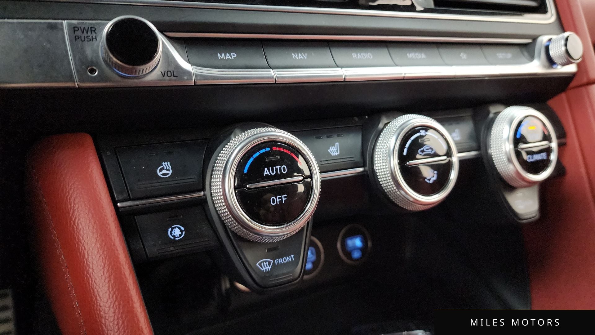 Genesis 뉴 G70 2021 — миниатюра 31