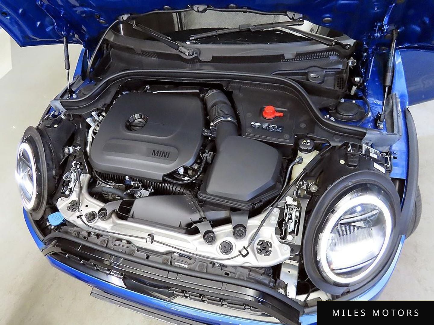 MINI 쿠퍼 C 2025 — миниатюра 18