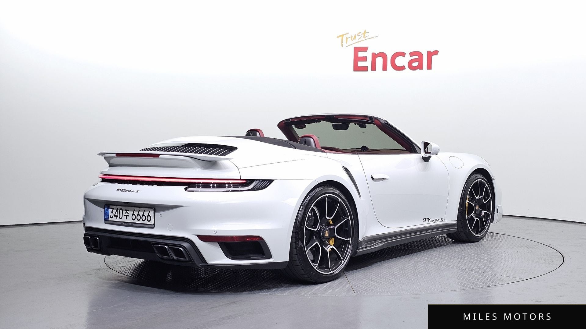 Porsche 911 (992) 2021 — миниатюра 2