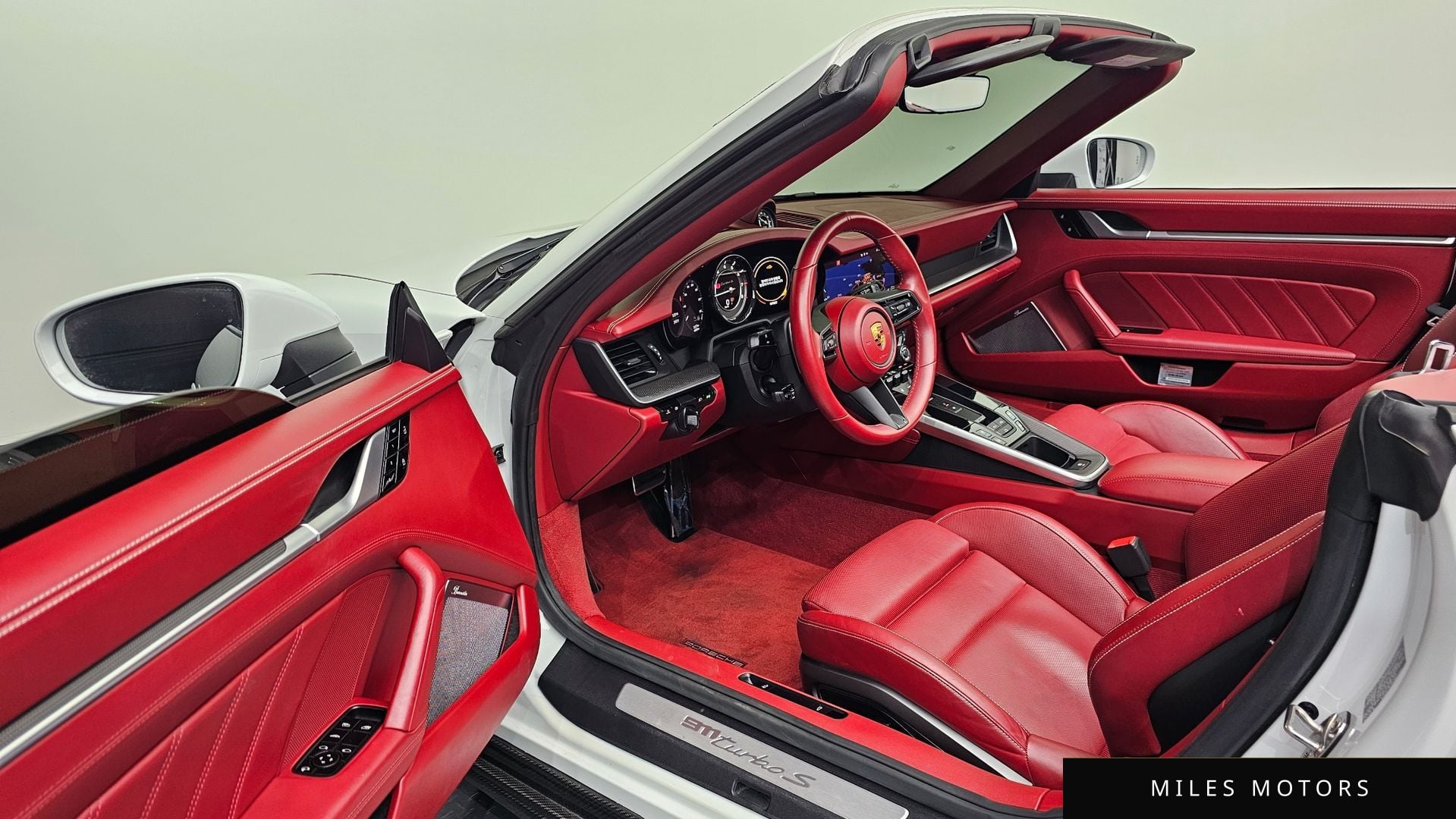Porsche 911 (992) 2021 — миниатюра 10