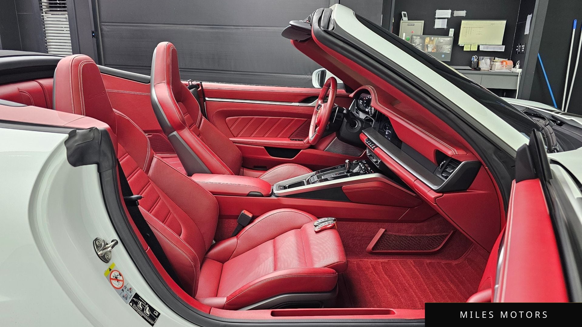 Porsche 911 (992) 2021 — миниатюра 11