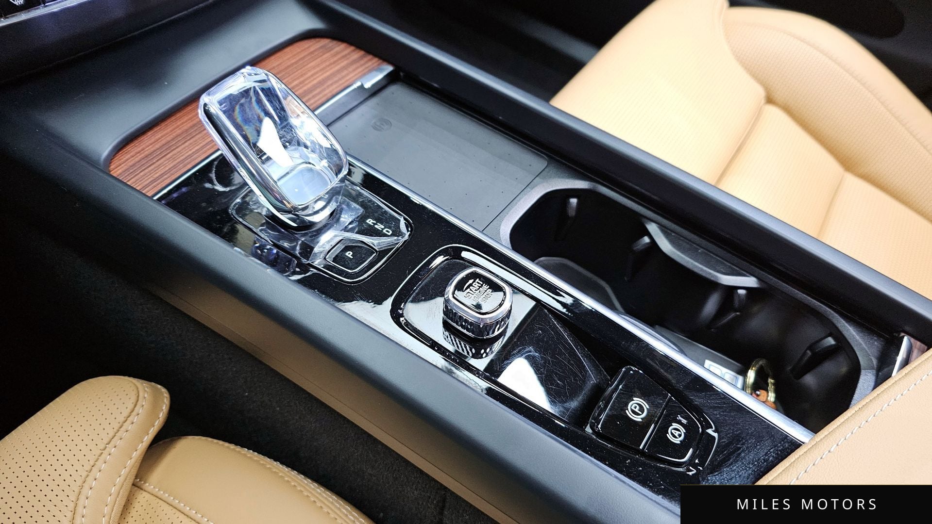 Volvo XC60 2024 — миниатюра 9