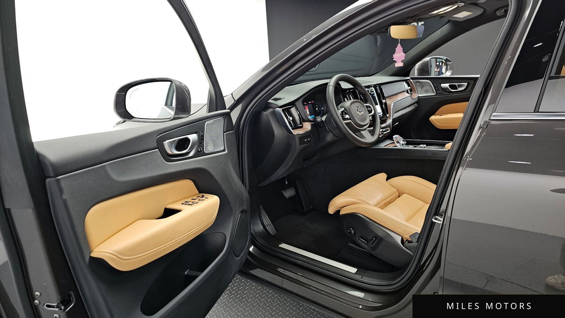Volvo XC60 2024 — миниатюра 10