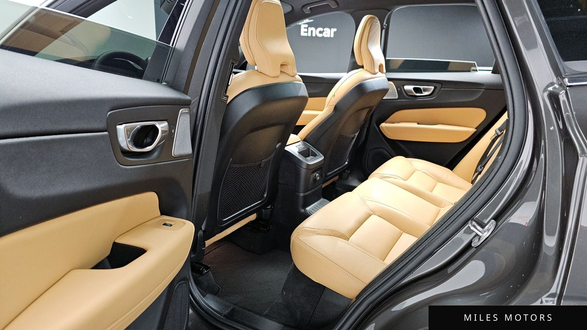 Volvo XC60 2024 — миниатюра 11