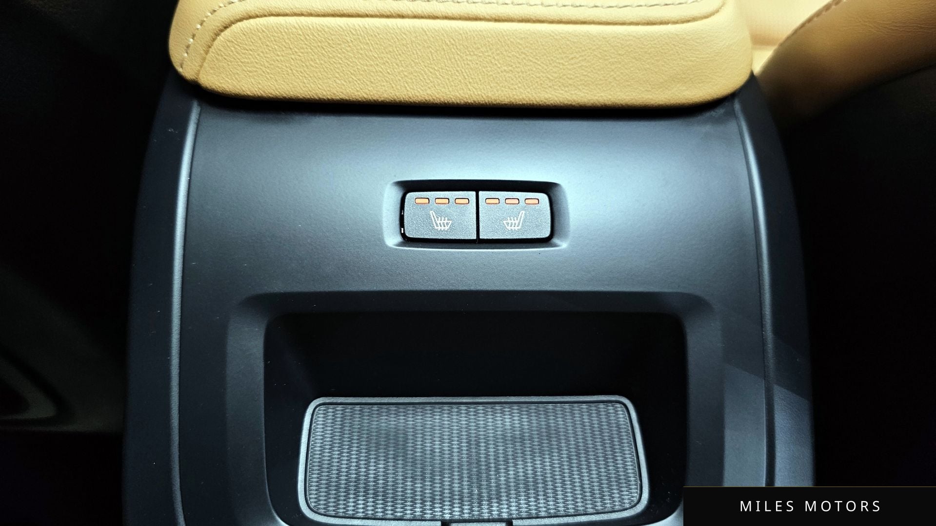 Volvo XC60 2024 — миниатюра 18