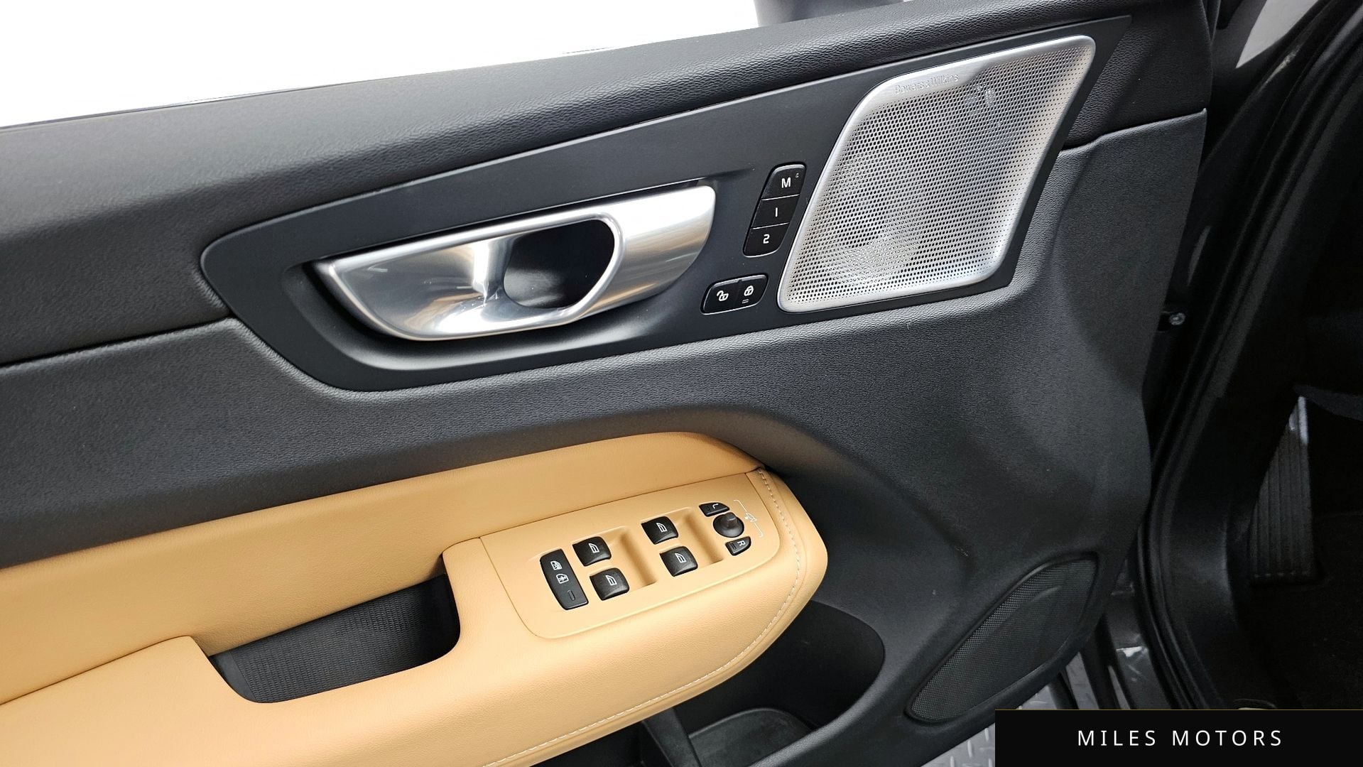 Volvo XC60 2024 — миниатюра 20