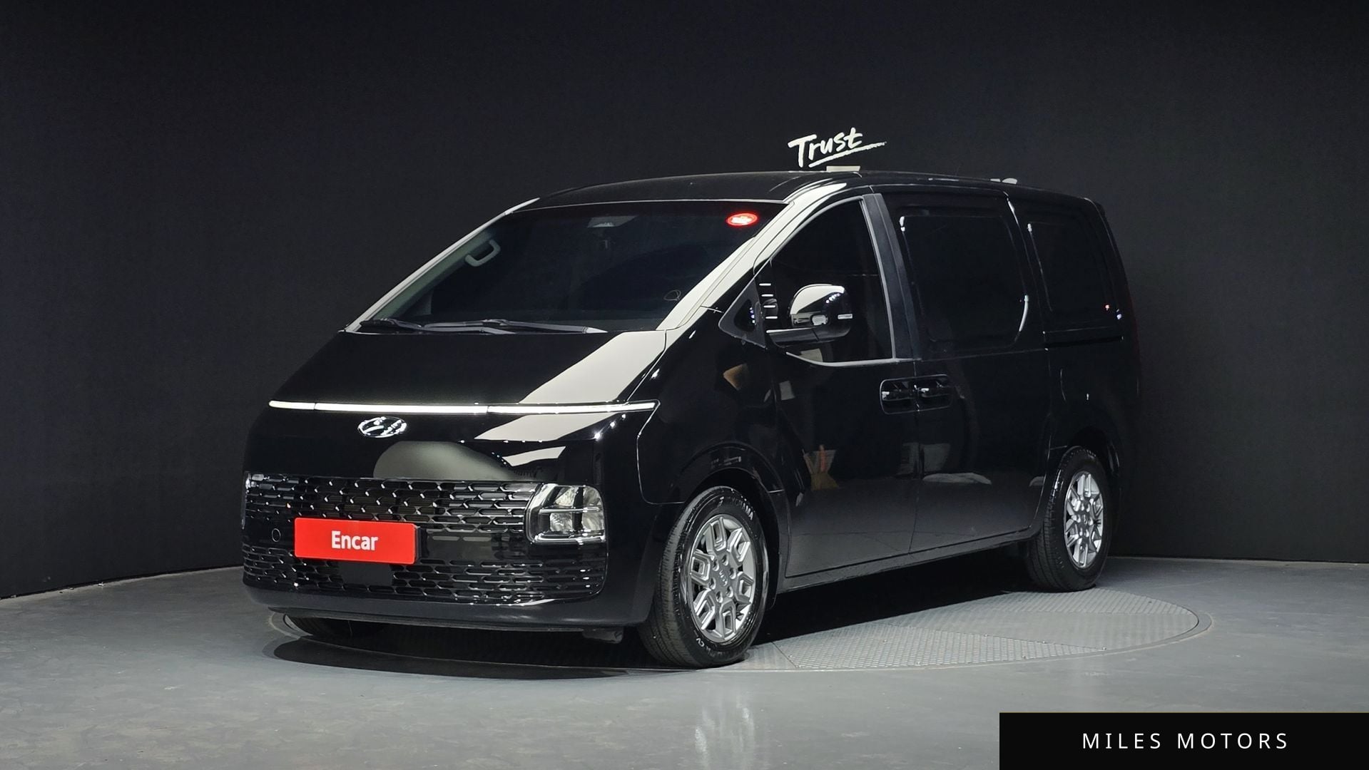 Hyundai Staria 2022 — фото 1 из 12