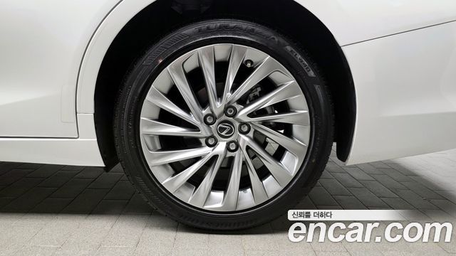 Лексус ES300h 2025 — миниатюра 7
