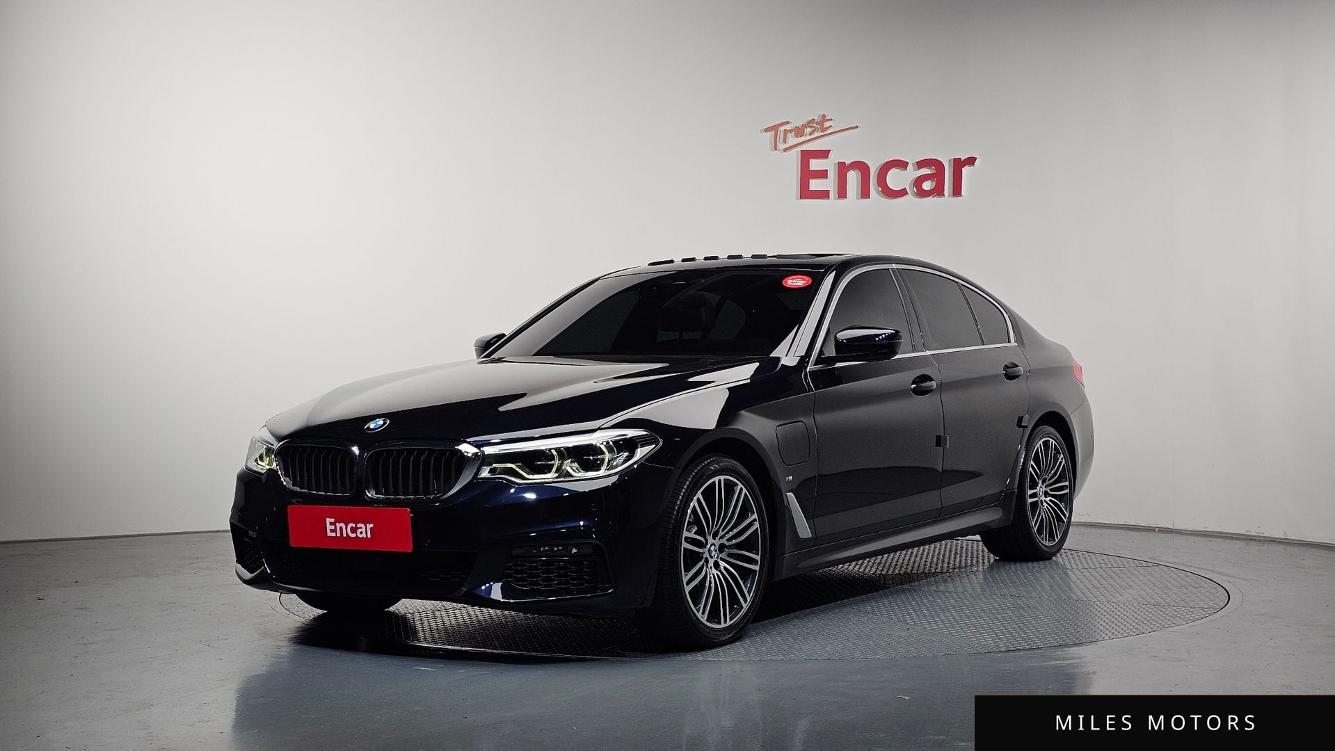 BMW 5 Series (G30) 2020 — фото 1 из 12