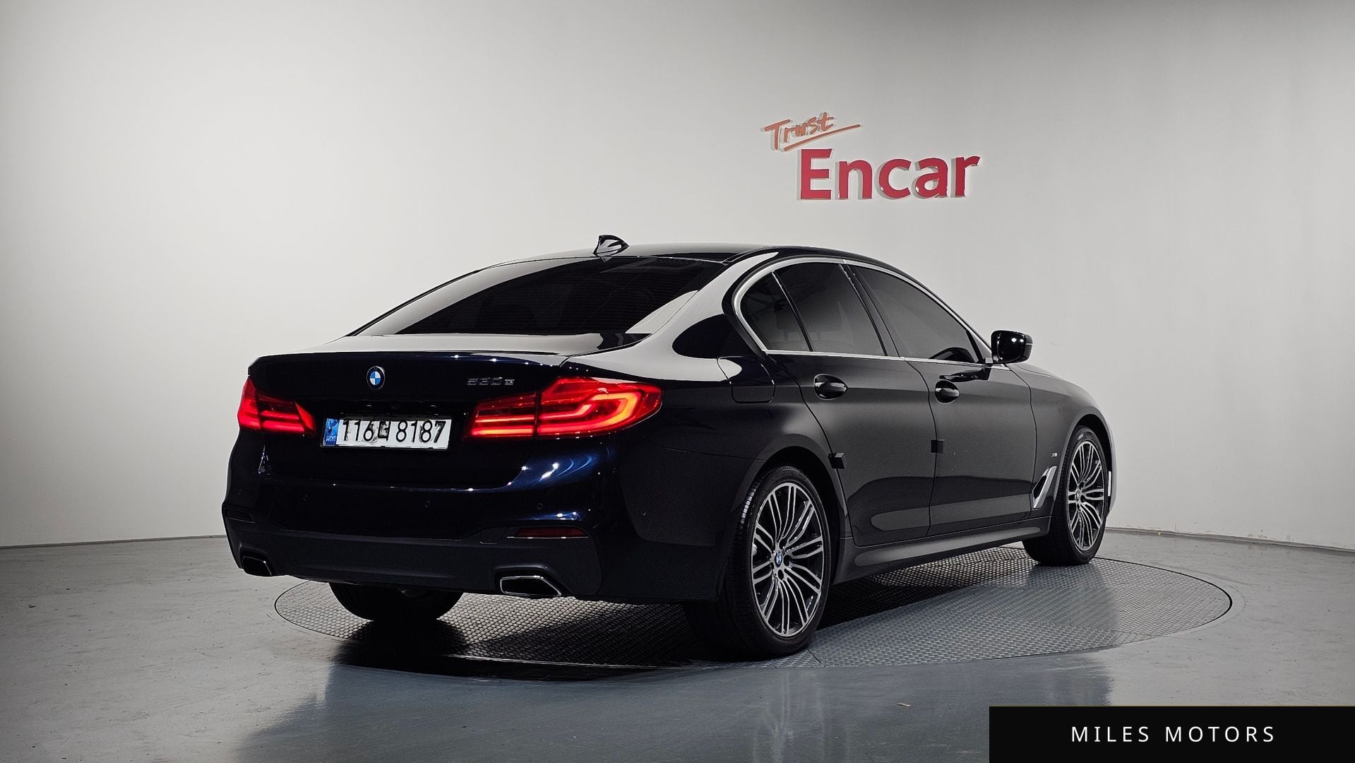 BMW 5 Series (G30) 2020 — миниатюра 2