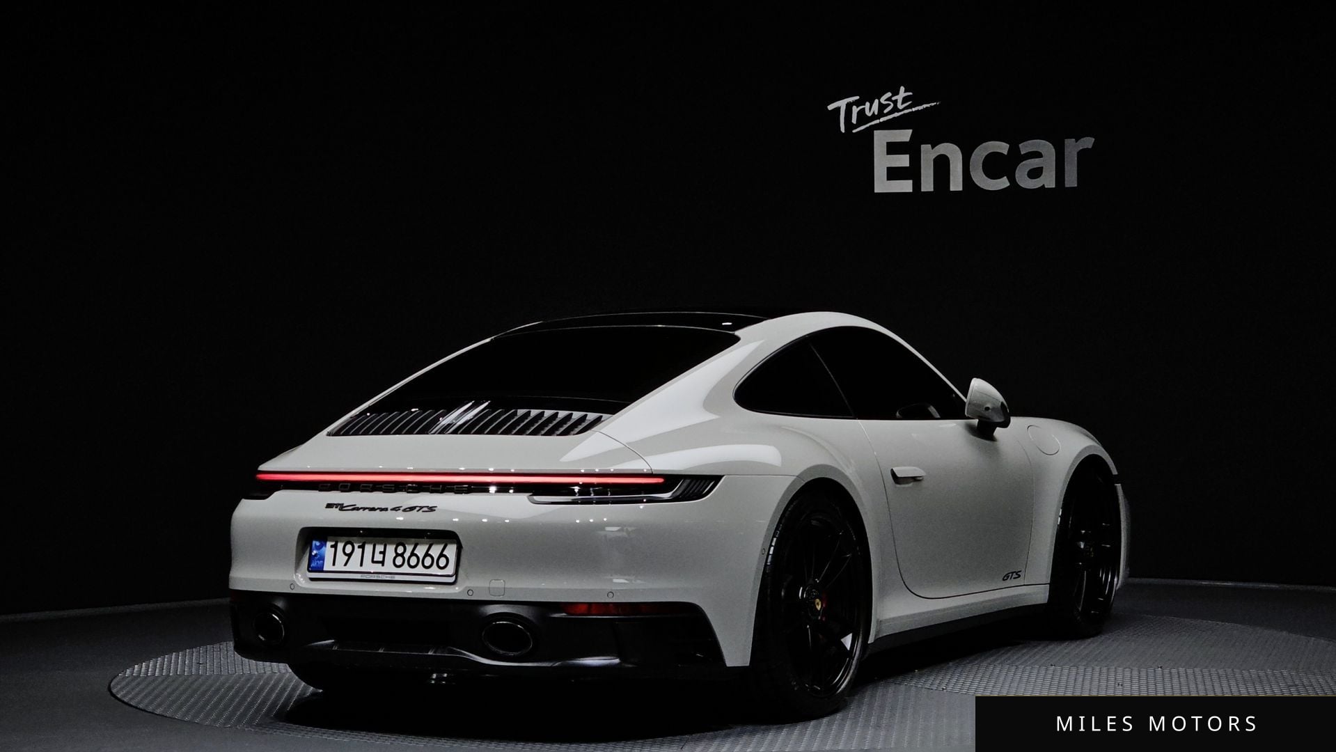 Porsche 911 (992) 2022 — миниатюра 2