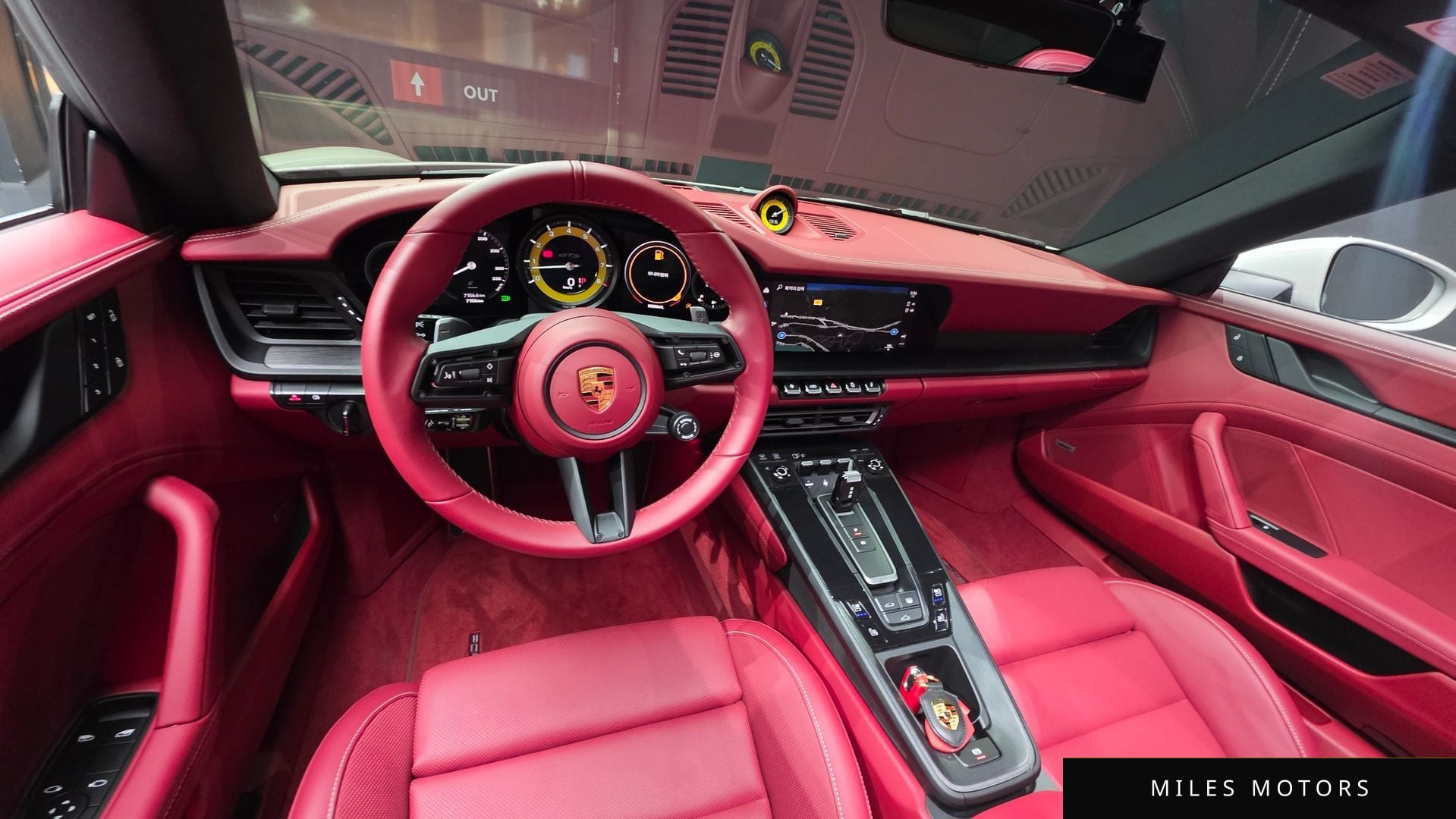 Porsche 911 (992) 2022 — миниатюра 10