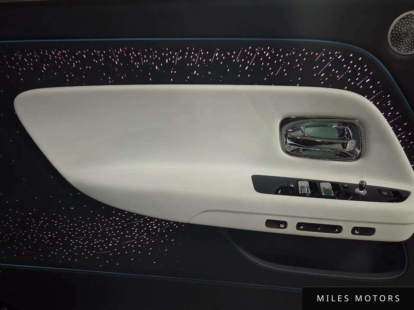 Rolls-Royce Spectre 2025 — миниатюра 7