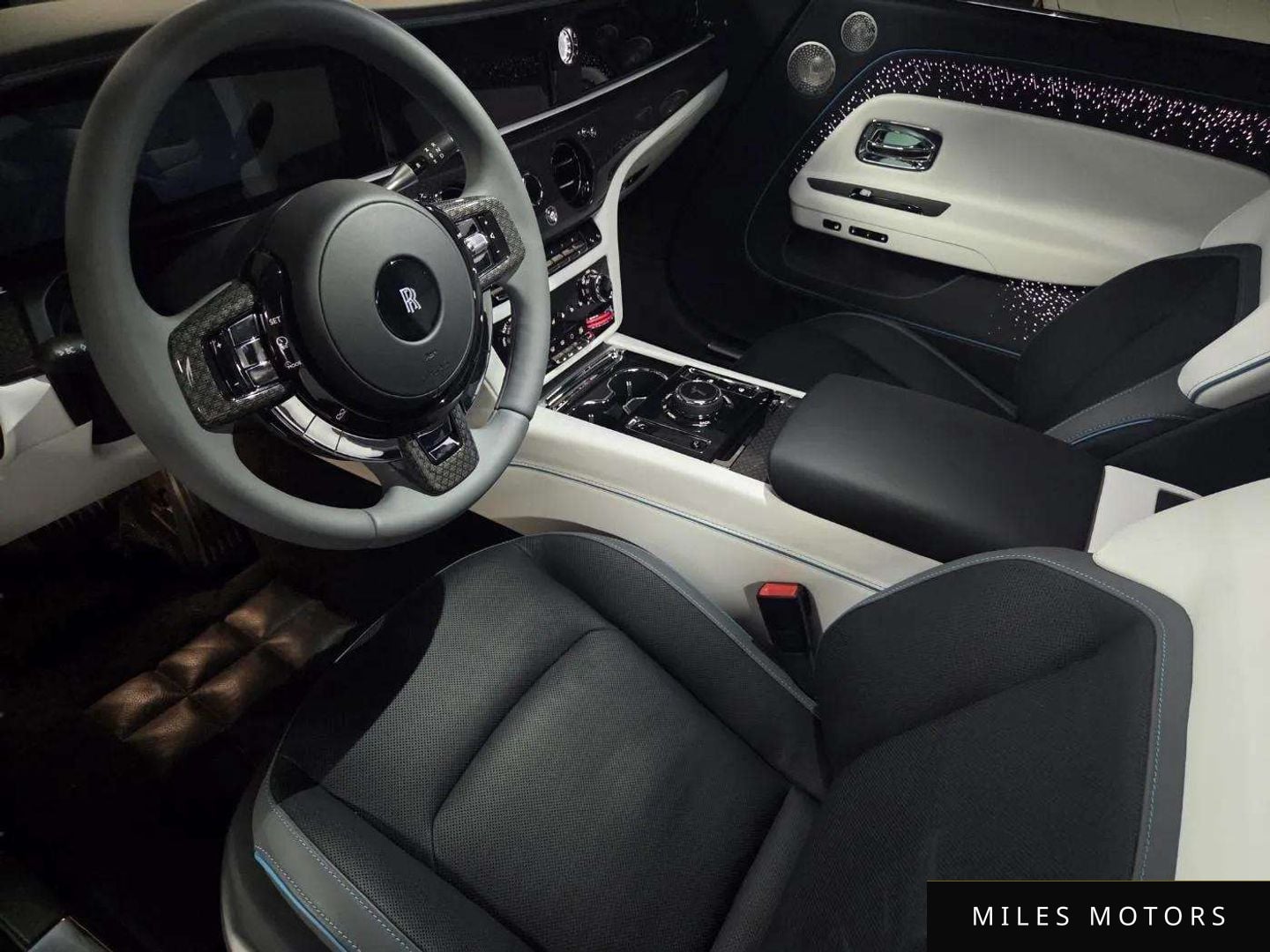 Rolls-Royce Spectre 2025 — миниатюра 8