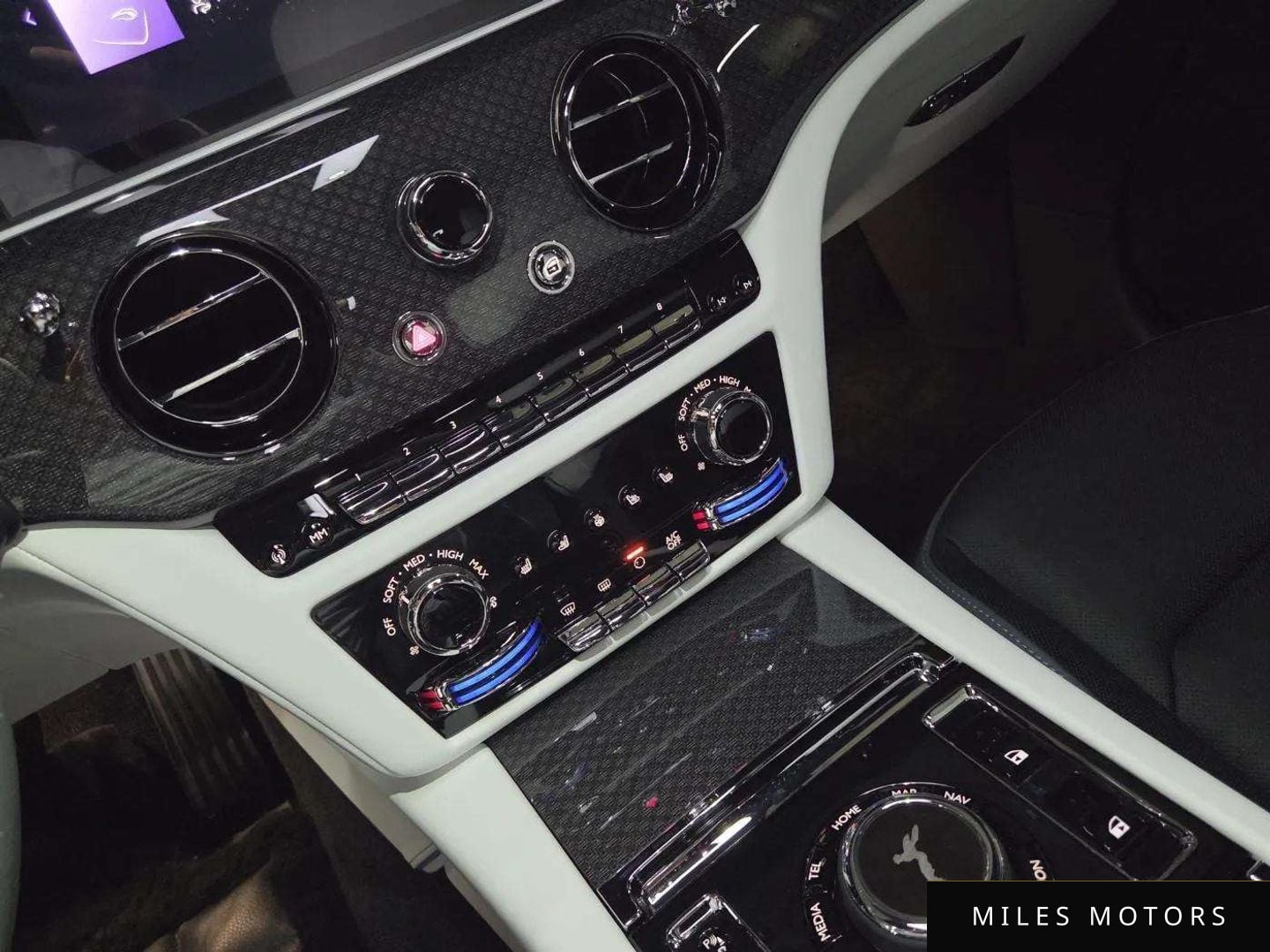 Rolls-Royce Spectre 2025 — миниатюра 14