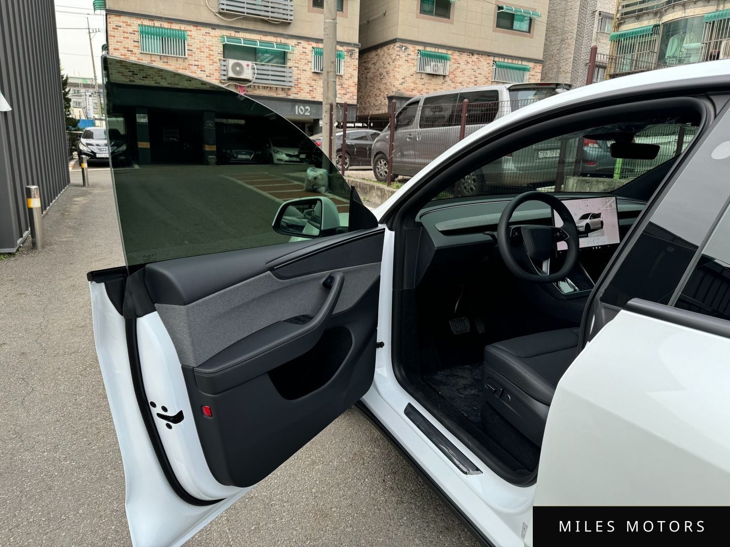 Tesla Model Y 2026 — миниатюра 8