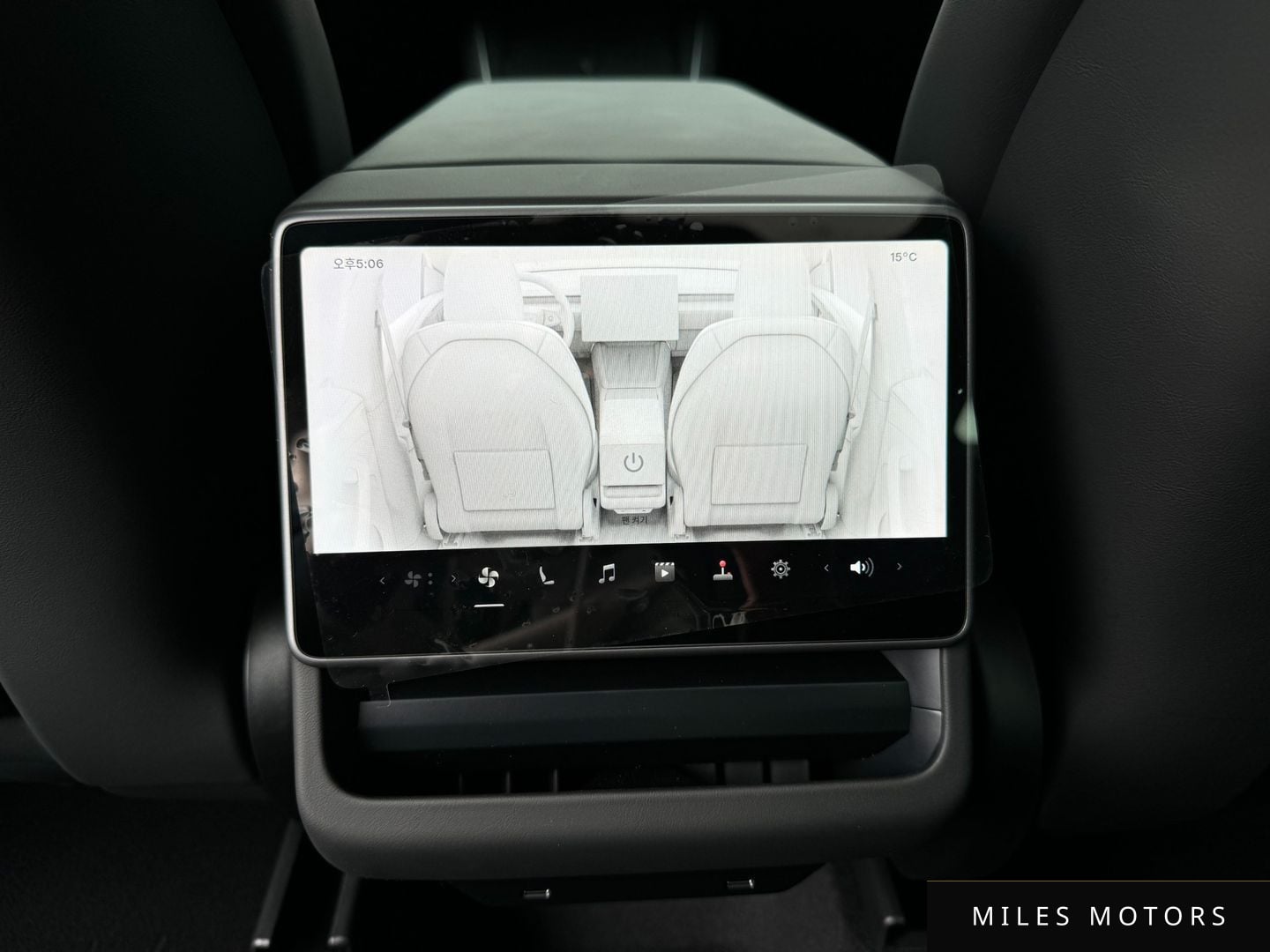 Tesla Model Y 2026 — миниатюра 12