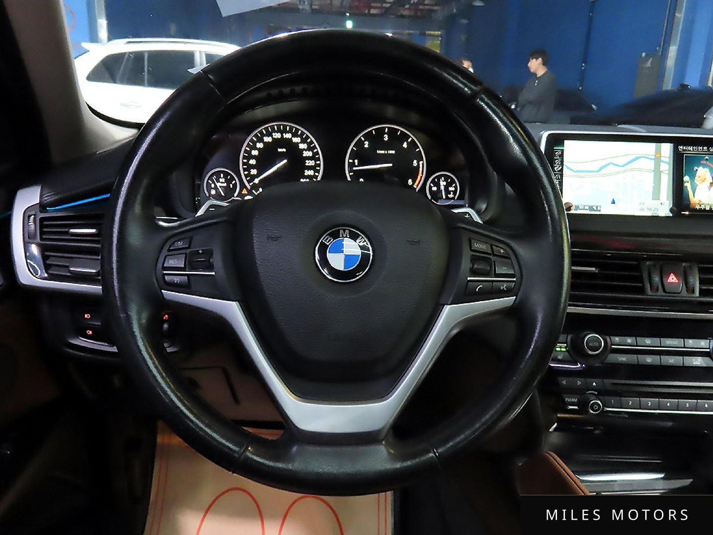 BMW X6 (F16) 2015 — миниатюра 10