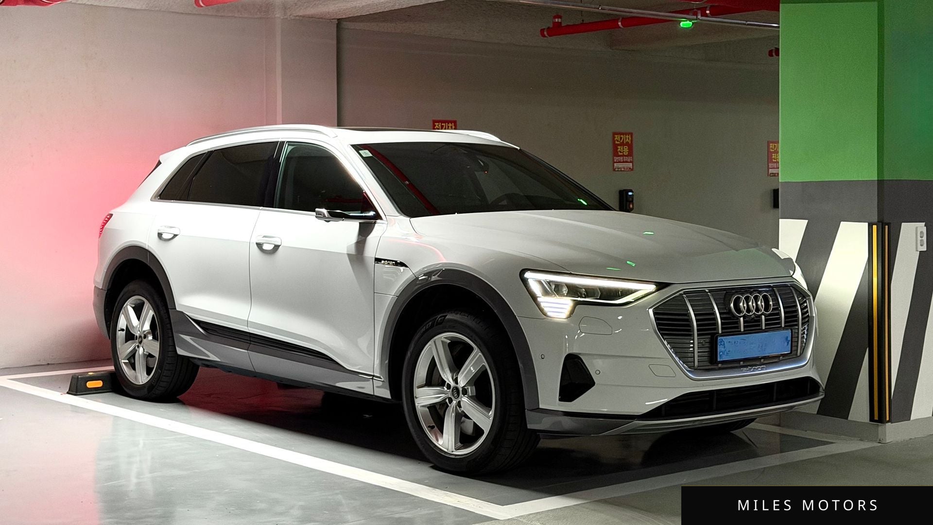 Audi e-tron 2022 — фото 1 из 8