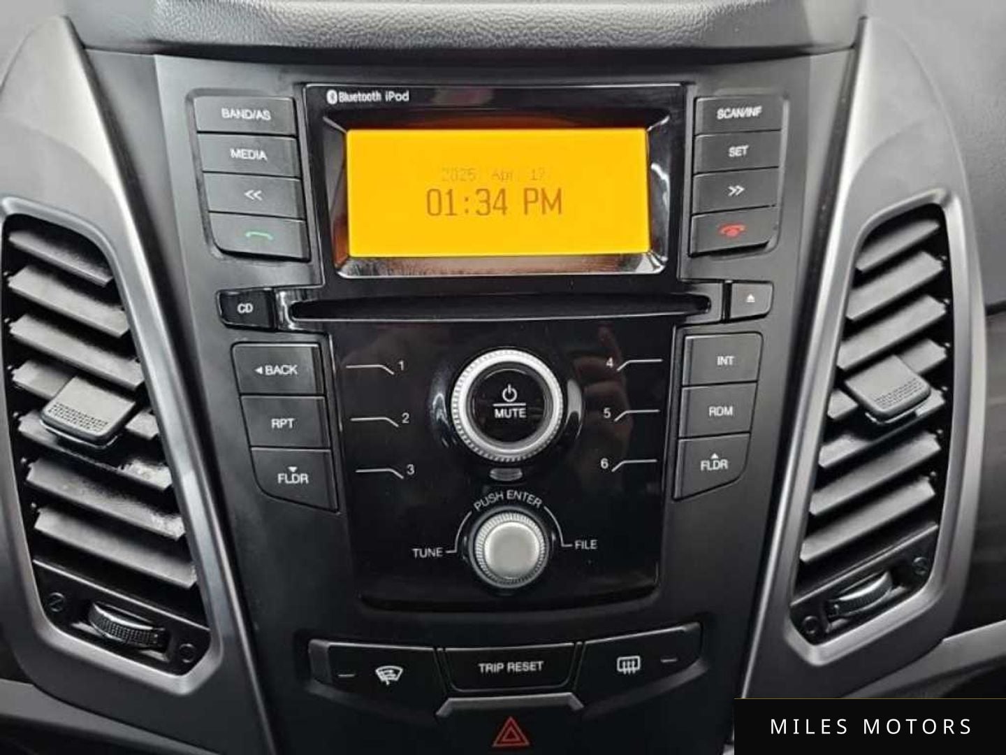 KG Mobility KORANDO 2015 — миниатюра 9