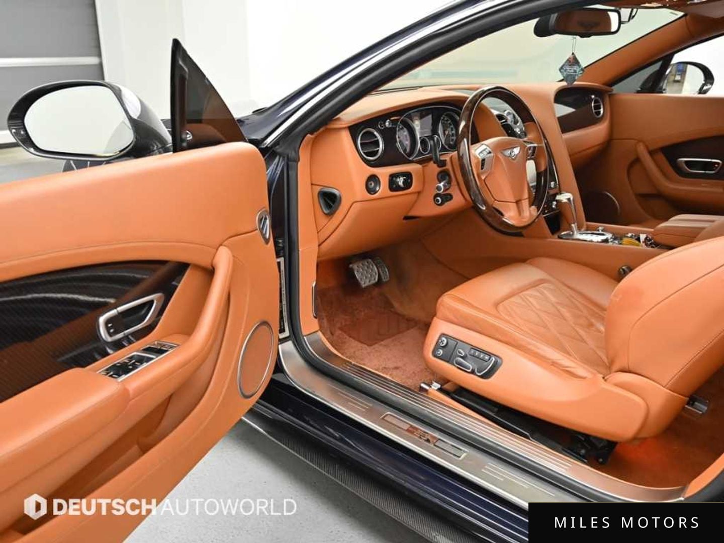 Bentley 컨티넨탈 GT 2012 — миниатюра 12