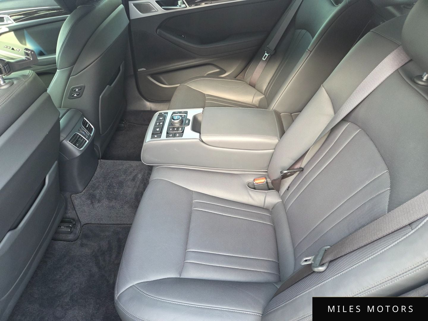 Genesis G80 2018 — миниатюра 8