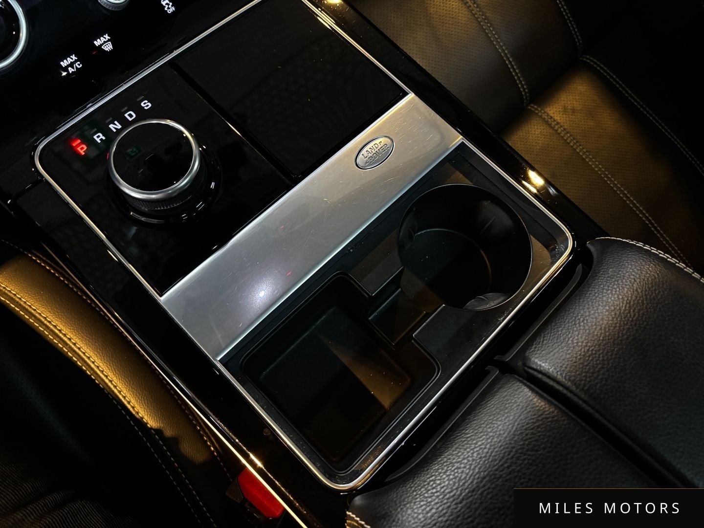 Land Rover Range Rover Velar 2020 — миниатюра 13
