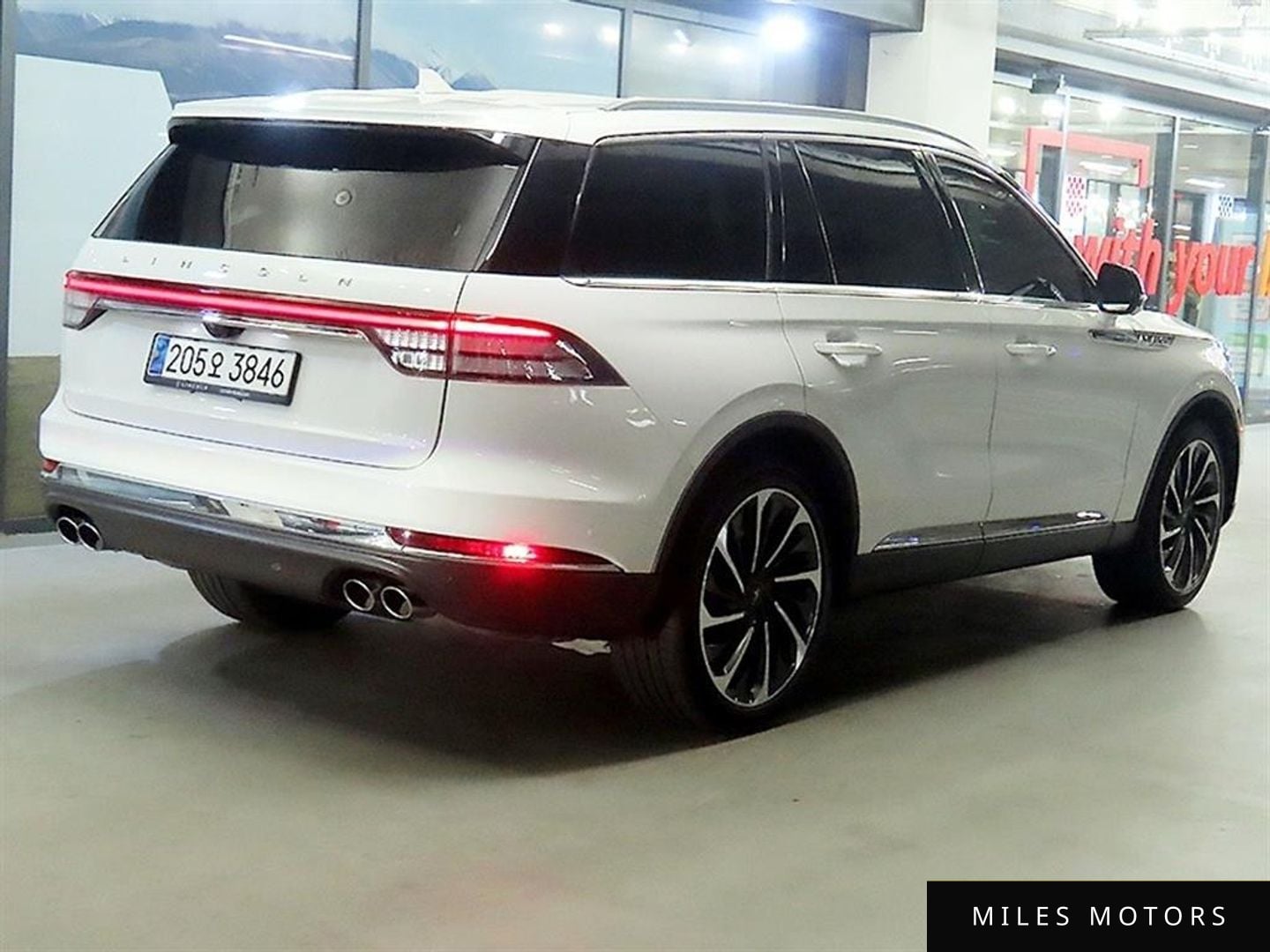 Lincoln Aviator 2023 — миниатюра 4
