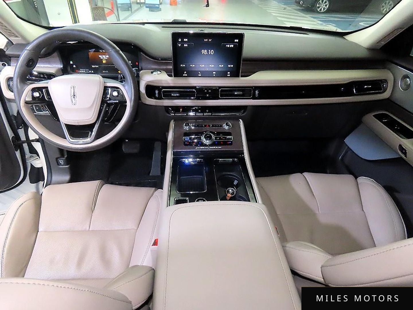 Lincoln Aviator 2023 — миниатюра 10