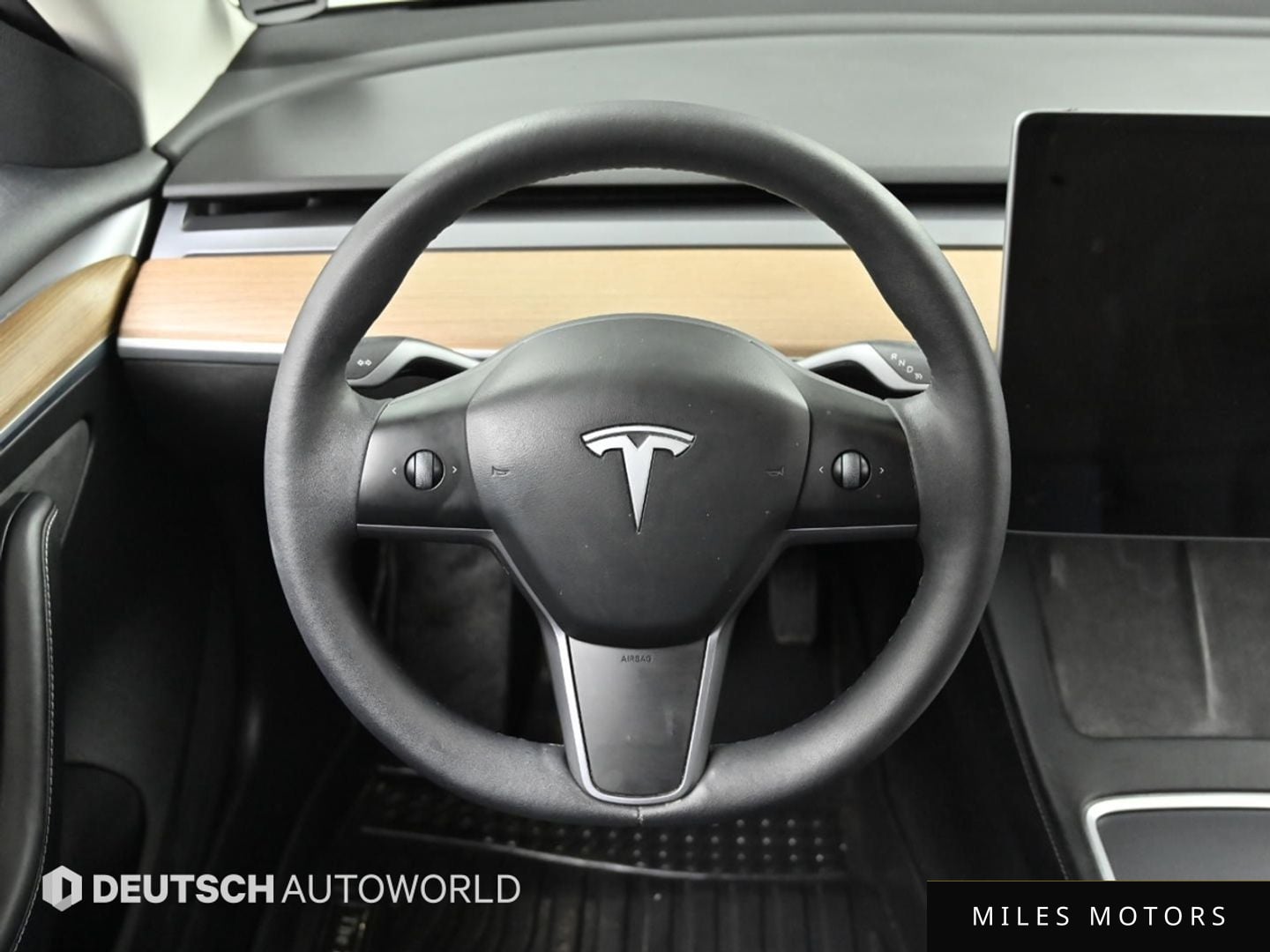 Tesla Model 3 2022 — миниатюра 8
