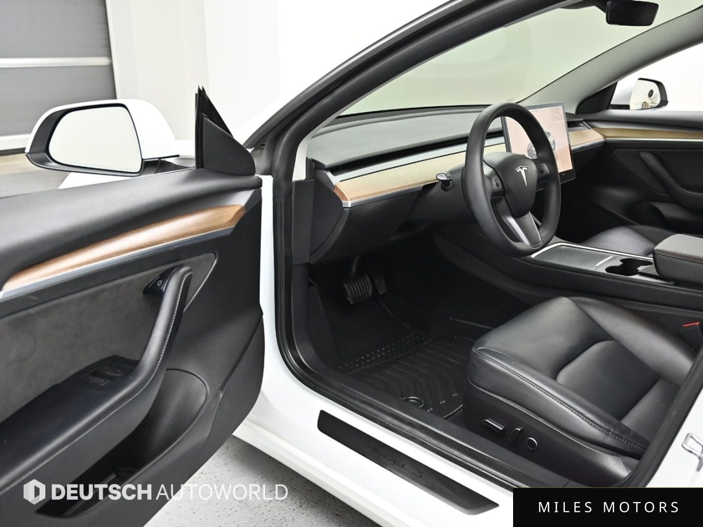 Tesla Model 3 2022 — миниатюра 15