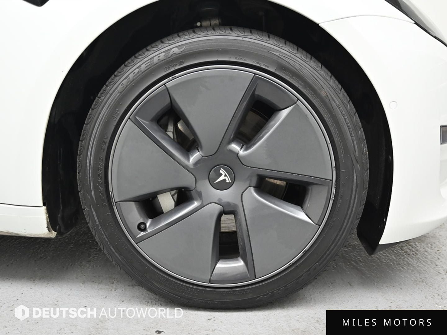 Tesla Model 3 2022 — миниатюра 19