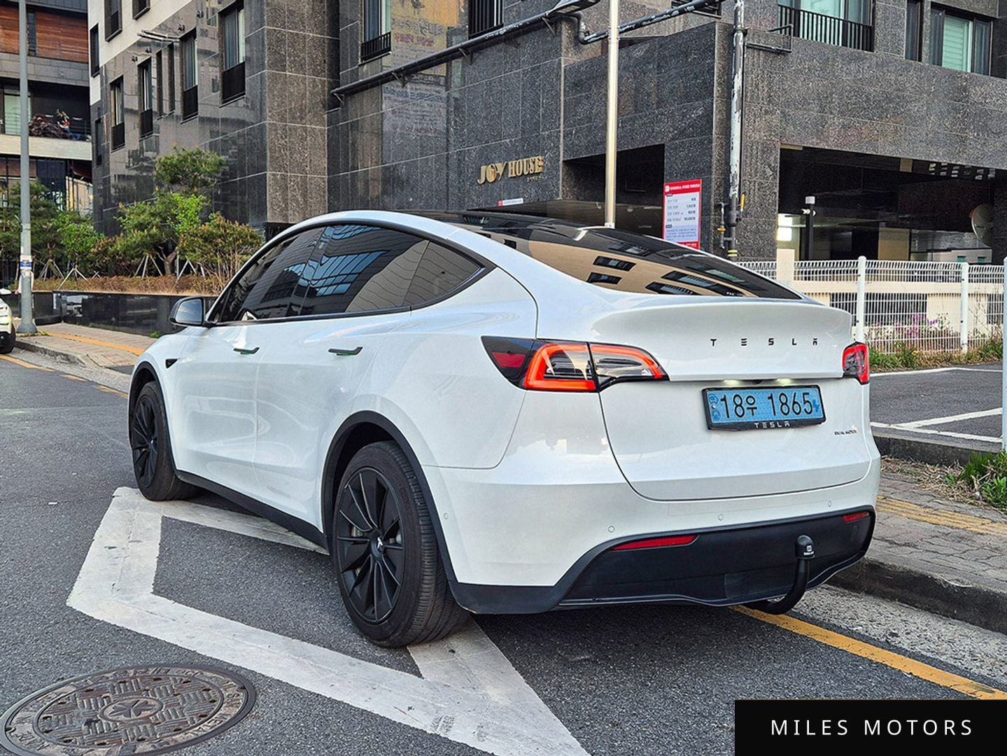 Tesla Model Y 2021 — миниатюра 4