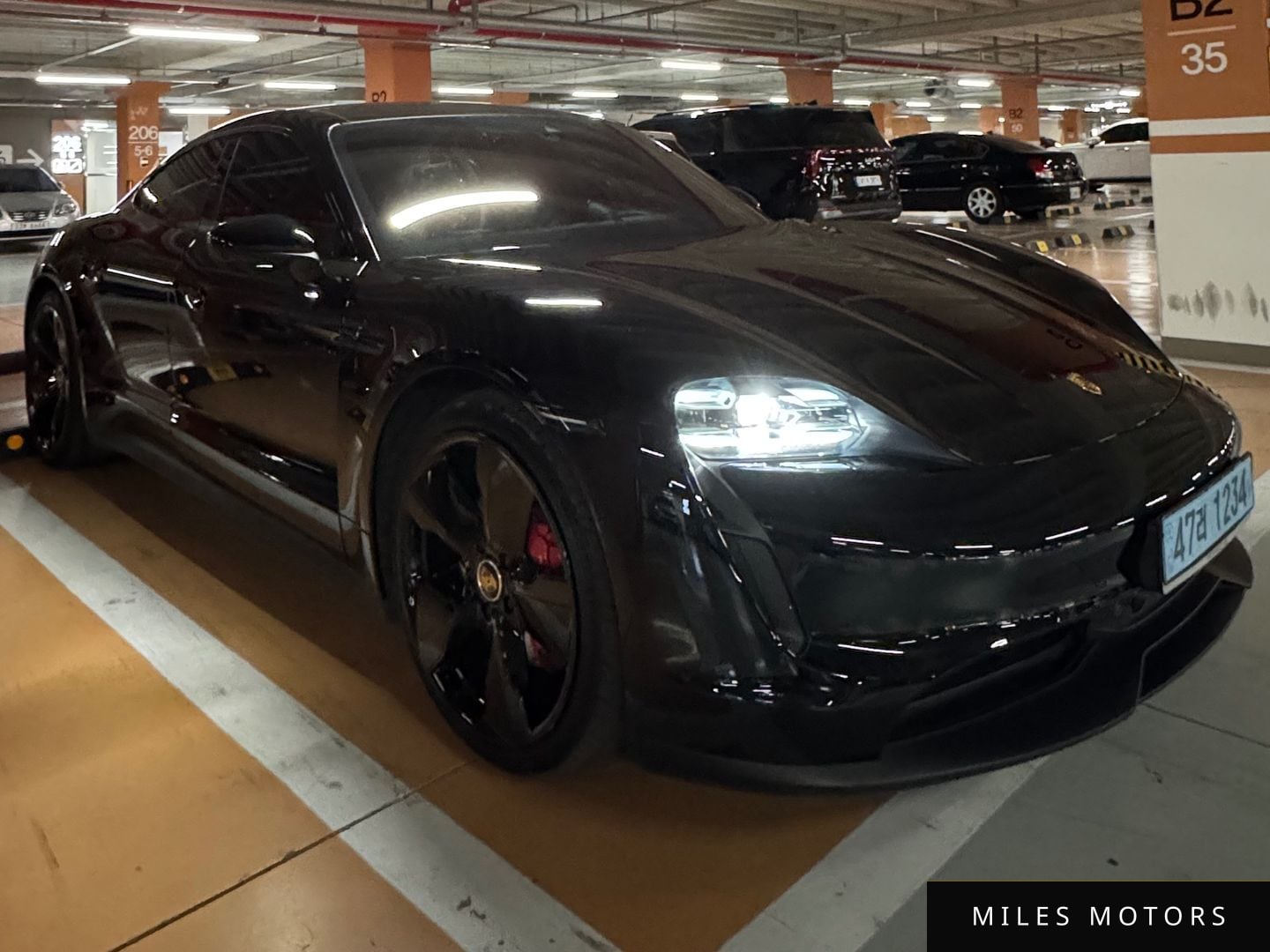 Porsche Taycan 2021 — фото 1 из 12