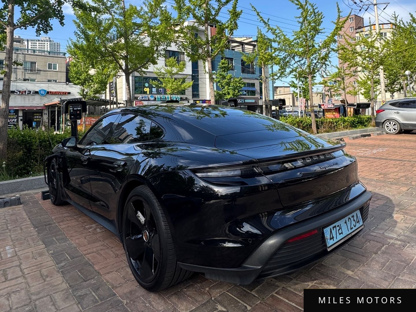 Porsche Taycan 2021 — миниатюра 2
