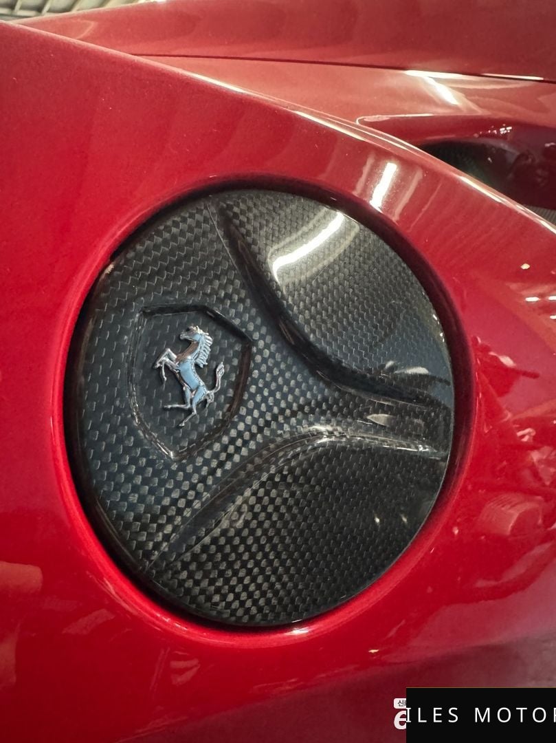 Ferrari 488 스파이더 2017 — миниатюра 10