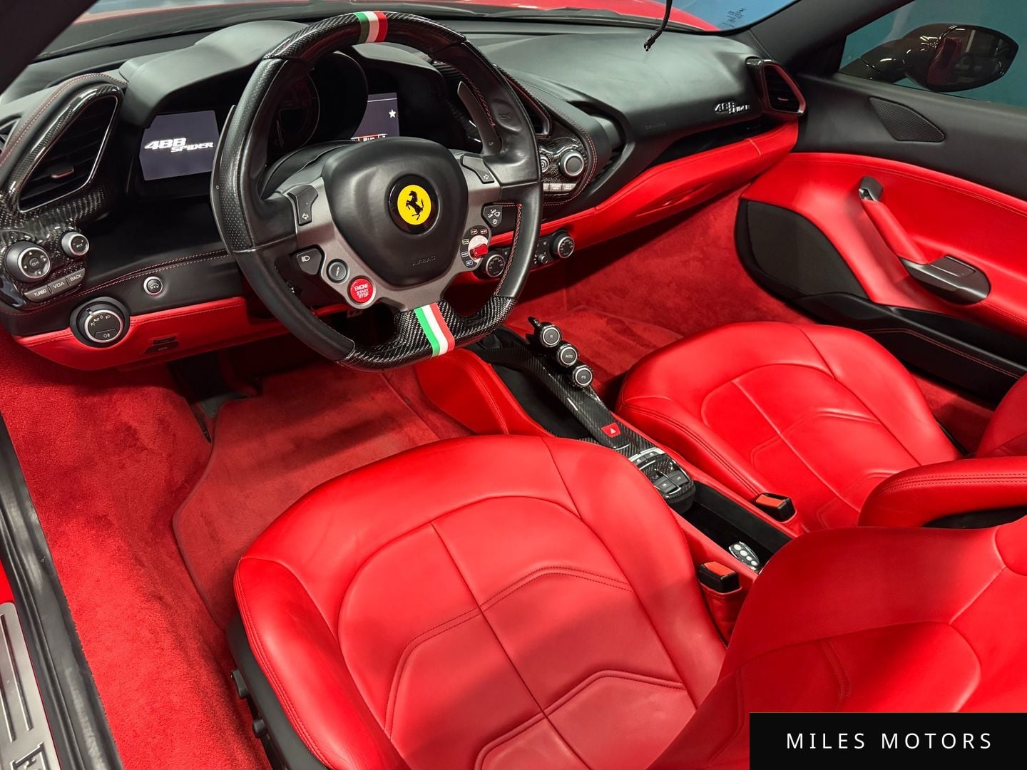 Ferrari 488 스파이더 2017 — миниатюра 12