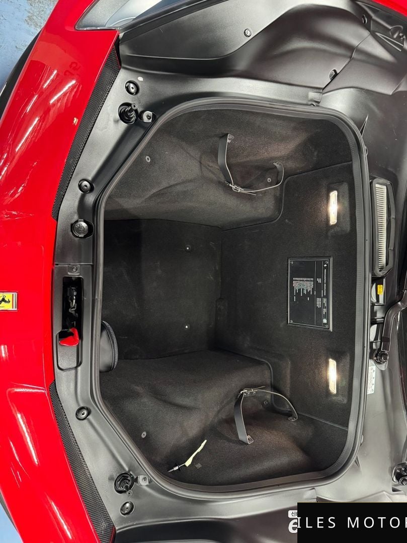 Ferrari 488 스파이더 2017 — миниатюра 18