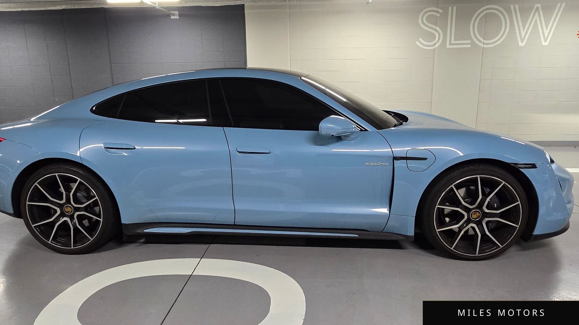 Porsche Taycan 2023 — миниатюра 2