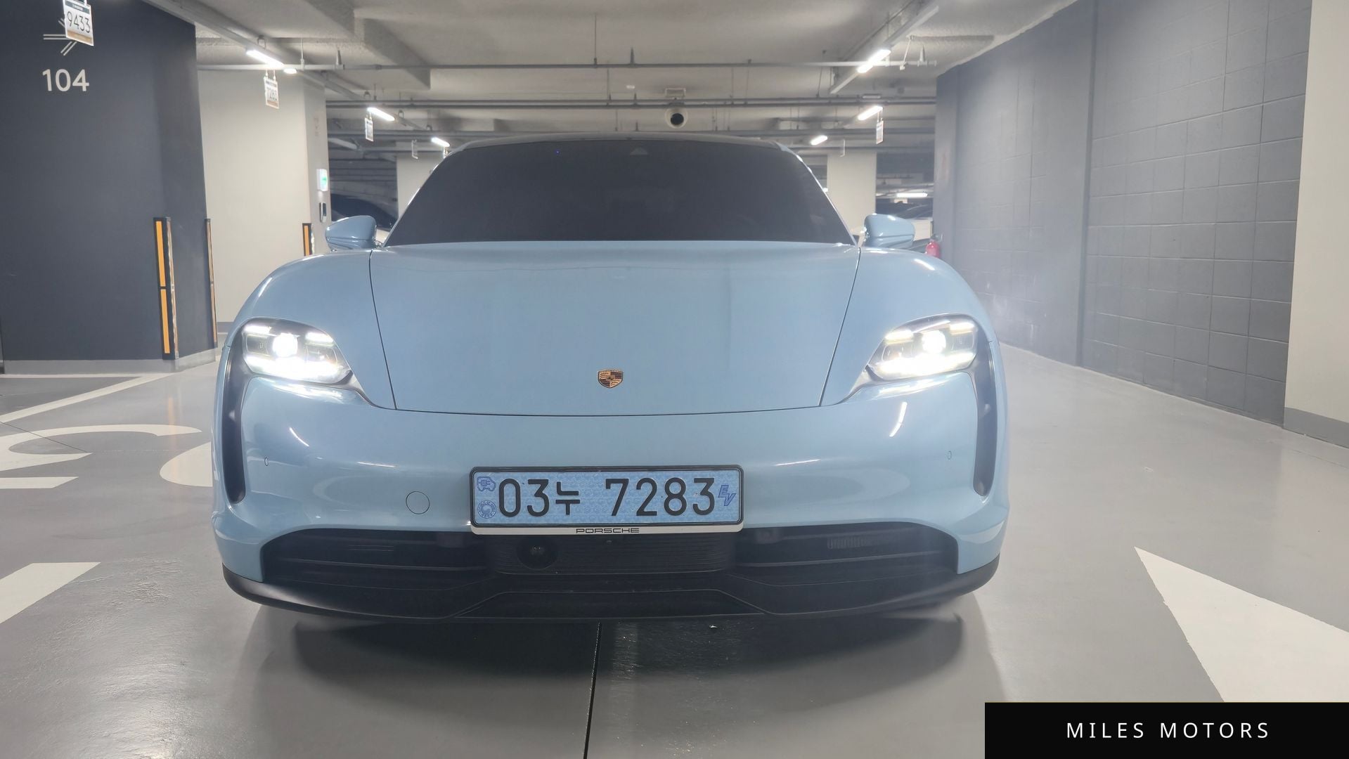 Porsche Taycan 2023 — миниатюра 3