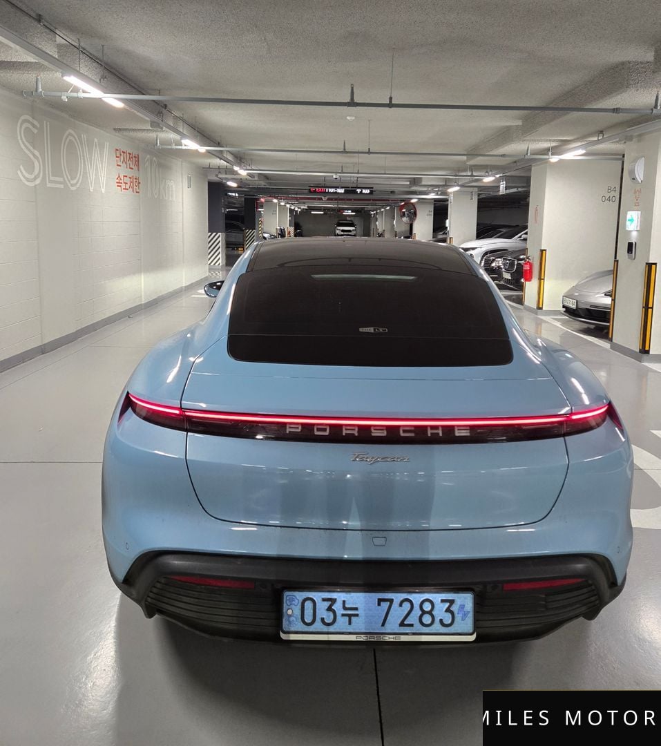 Porsche Taycan 2023 — миниатюра 4