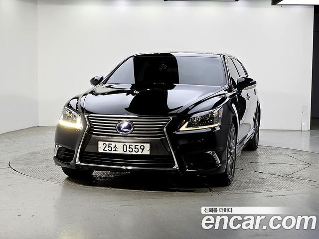 Лексус LS600hL 2016 — миниатюра 2