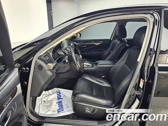 Лексус LS600hL 2016 — миниатюра 8
